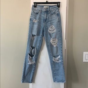 Super cute mom PacSun mom jeans